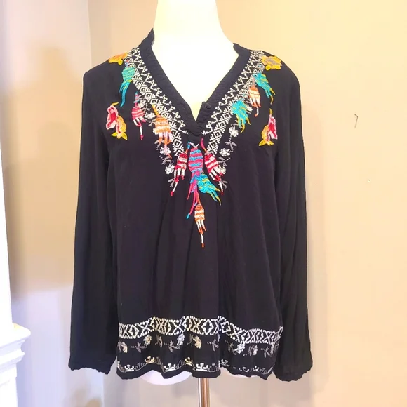 Embroidered Black Women's Top - Picture 2 of 3